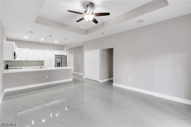 Foto del edificio - 726 Newhall St E