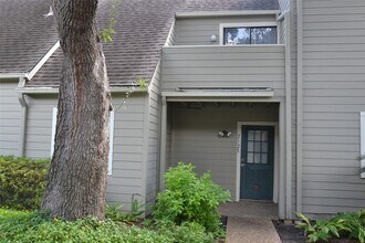 Building Photo - 2325 Briarwest Blvd