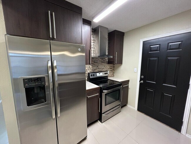 Foto del edificio - 3921 Zinnia Ave