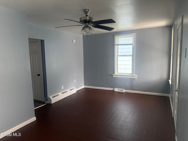 Foto del edificio - 1125 Cutler St