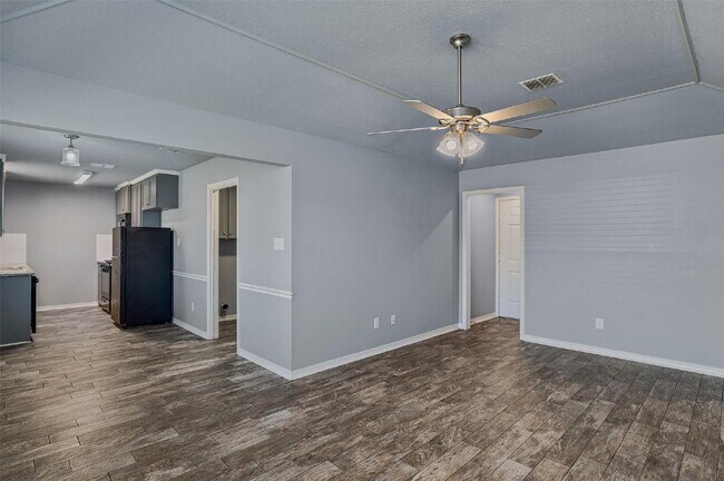 Building Photo - 5804 Catherine Ct