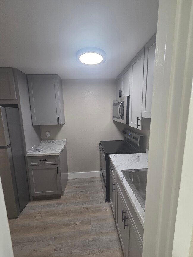 Foto del edificio - Holly Park Square Apartments