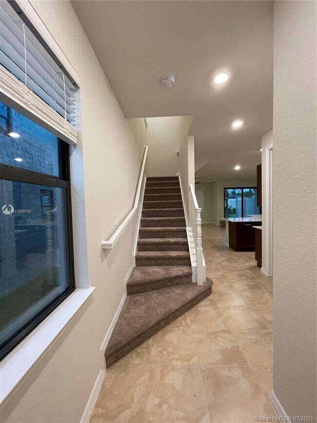 Building Photo - 8171 Cadre Noir Rd