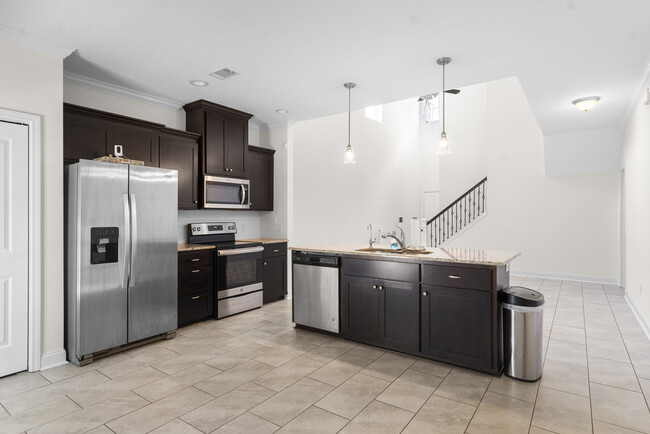 Building Photo - 767 Fairview Cir