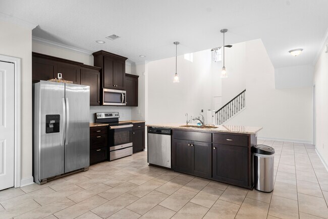 Foto del edificio - 767 Fairview Cir