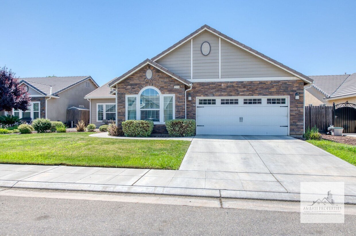 Primary Photo - Great Clovis home with Multi-Generational ...