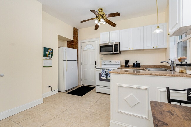 Building Photo - 312 Bridge St