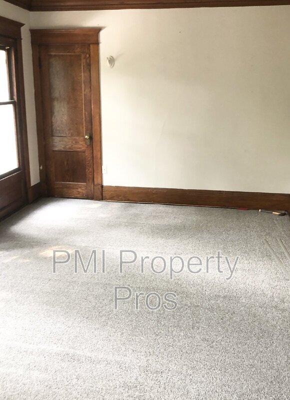 Primary Photo - 2568 N 41st St