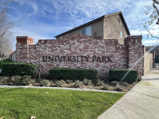 Foto del edificio - 1901 Delacorte Dr