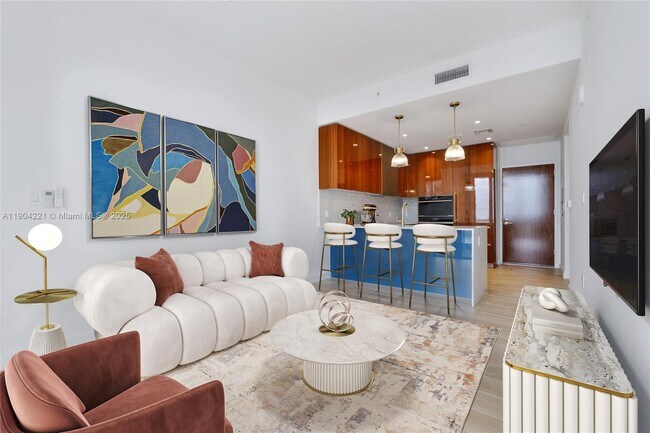 Foto del edificio - 2678 Tigertail Ave