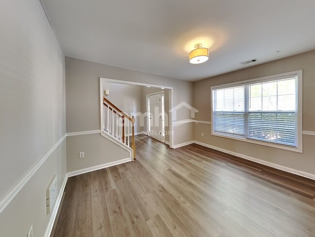 Foto del edificio - 3355 Wrenwood Ct