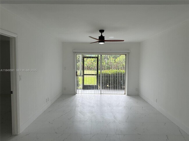 Foto del edificio - 450 NW 20th St