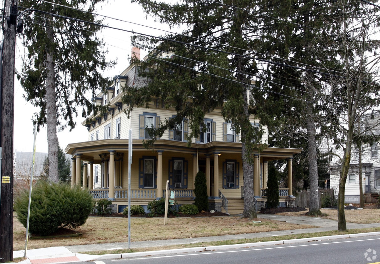 Primary Photo - Linden Hall