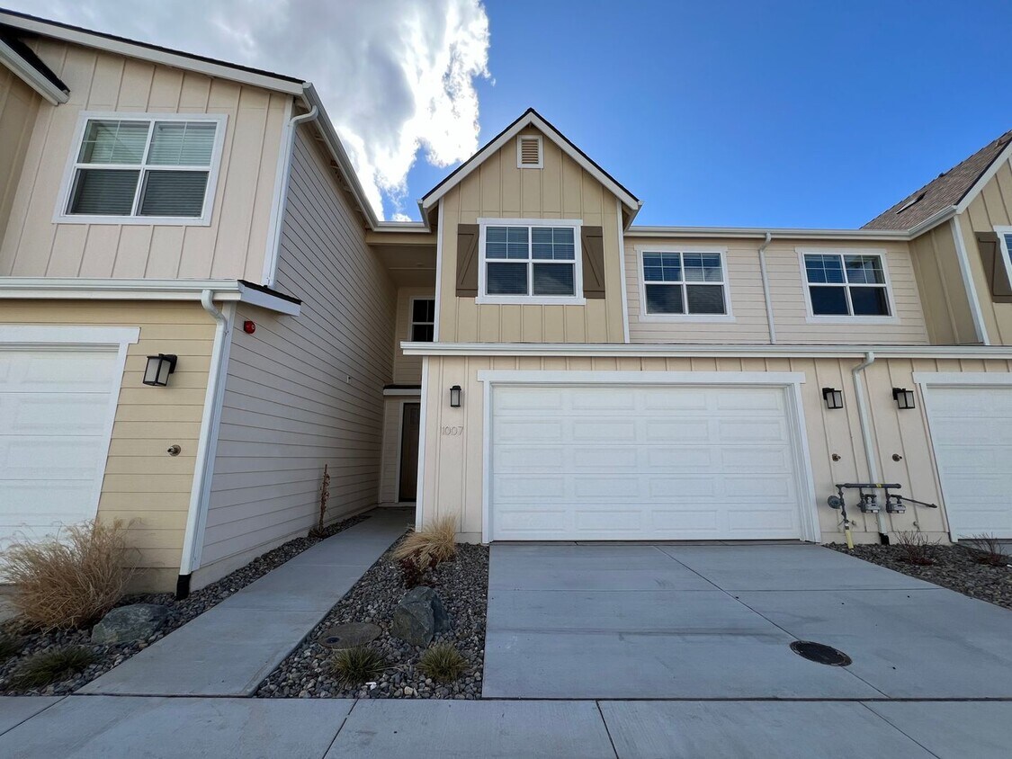 1007 Home Stretch Ln, Minden, NV 89423 Townhome Rentals in Minden NV