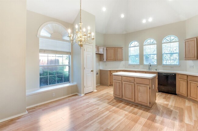 Foto del edificio - 2320 Wooten Pl