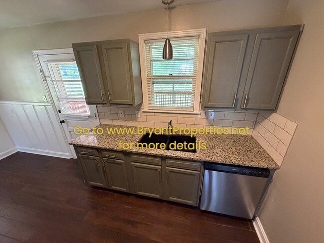 Building Photo - 2914 Lakeland Dr