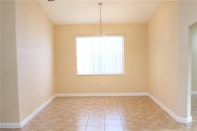 Foto del edificio - 10670 Old Hammock Wy