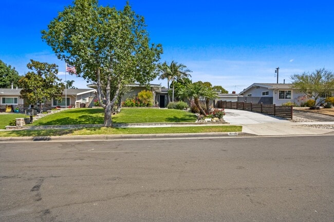 Building Photo - Lovely La Mirada Home