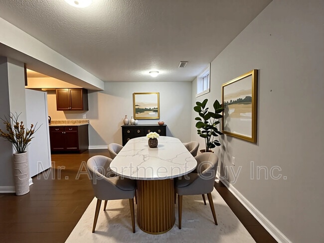 Photo du bâtiment - 122 Ironwood Crescent