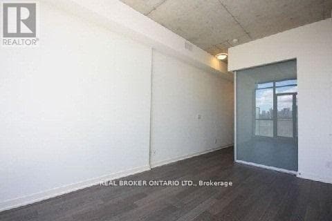 Building Photo - 8 Gladstone Ave