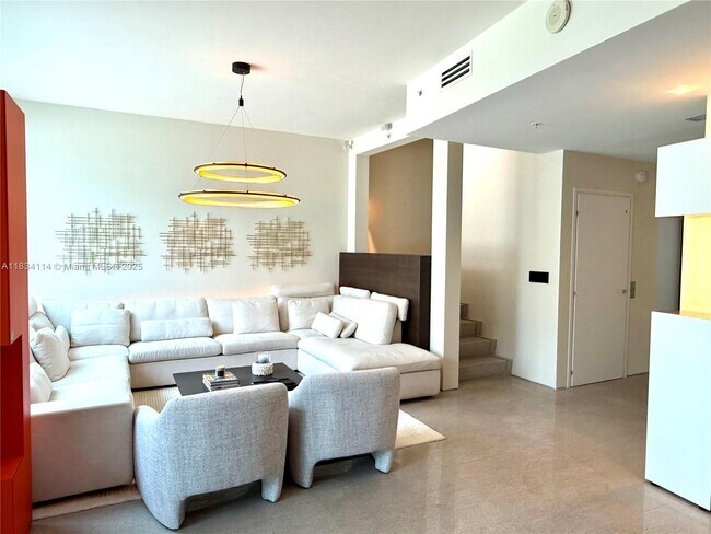 Foto del edificio - 50 South Pointe Dr
