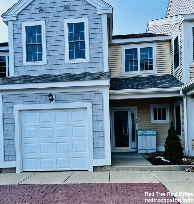 Building Photo - 37 Village Dr