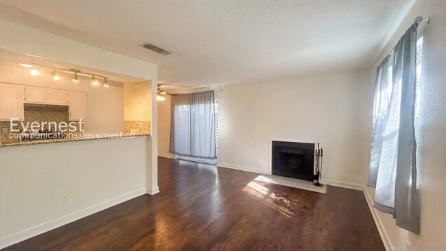 Foto del edificio - 900 Taulbee Ln