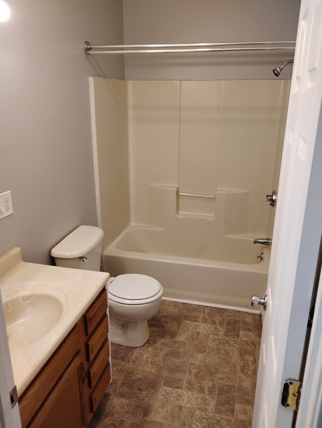 Bath - 41 Perley St