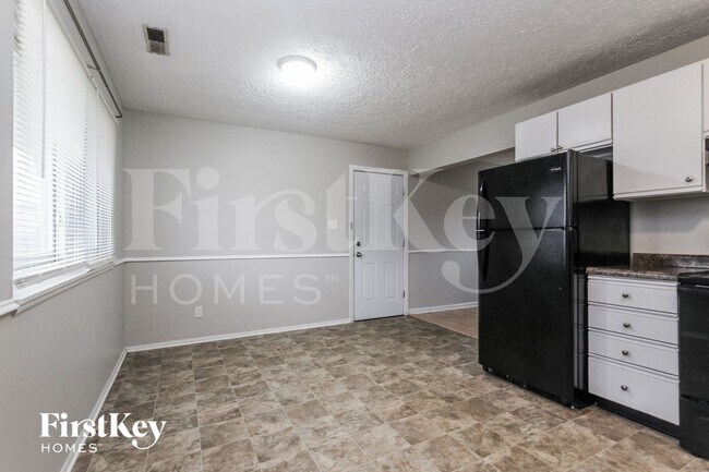 Foto del edificio - 416 Ada Ln