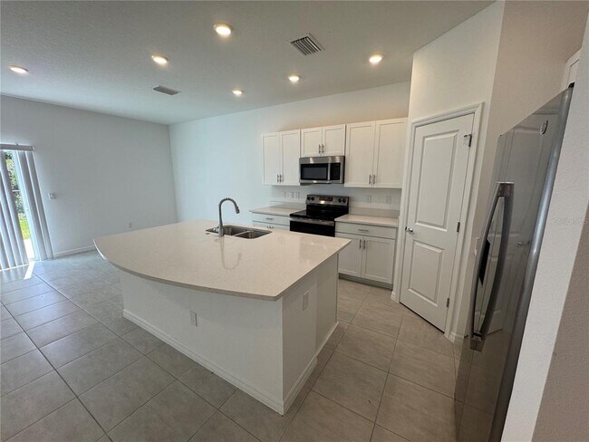 Building Photo - 15148 Cuzcorro Ct