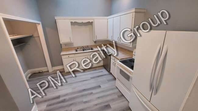 Building Photo - Two bedroom duplex off Bluff Road