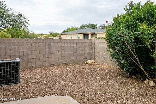 Building Photo - 8478 N Placita De La Manzana
