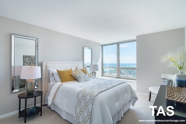 Foto del edificio - 3450 N Lake Shore Dr
