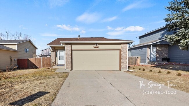 Foto del edificio - FRESH UPDATES IN THIS 3BD SPLIT LEVEL HOME **AVAILABLE NOW** - Security Deposit Waiver Available