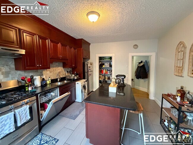 Foto del edificio - 471 Cambridge St