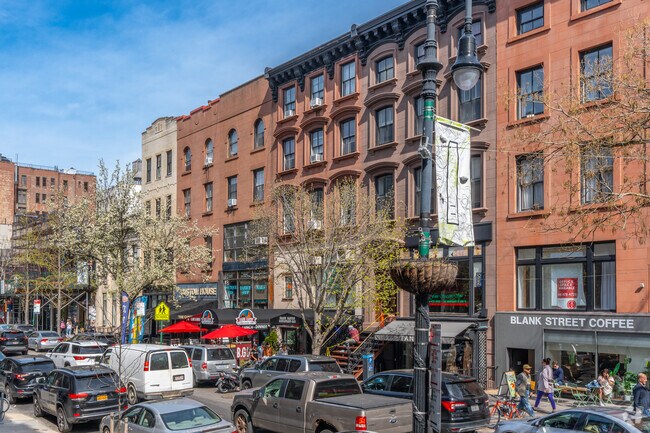 Building Photo - 143 Montague St