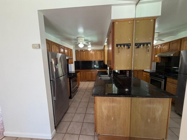 Building Photo - 10670 Minette Dr