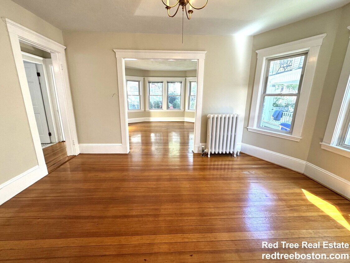 Primary Photo - 20 Hunnewell Ave