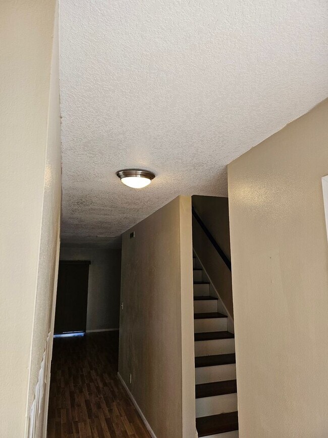 Foto del edificio - Winter Springs Gem: 2 BED 1.5 BATH Two-Story Condo with Amazing Amenities - (BAYTREE 4 CONDOS)