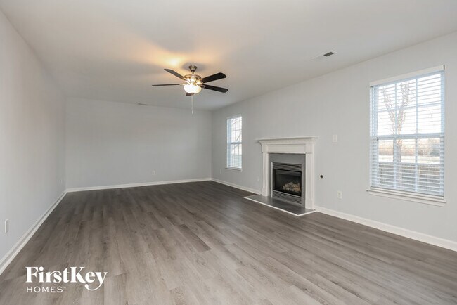 Foto del edificio - 2260 Hayward Ln