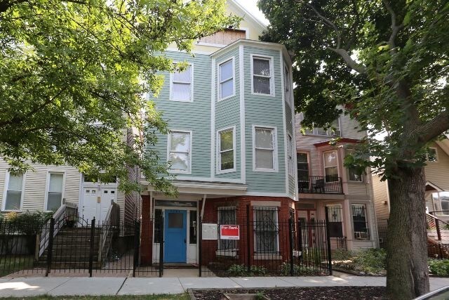 Primary Photo - 3245 N Lakewood Ave