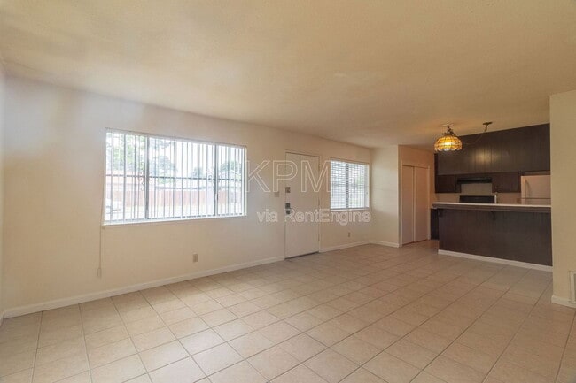 Foto del edificio - 1227 Pinetree Dr