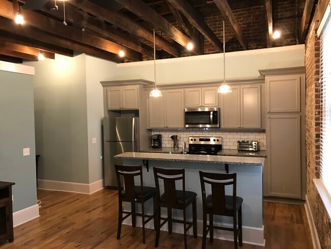 Building Photo - 134 N Main St