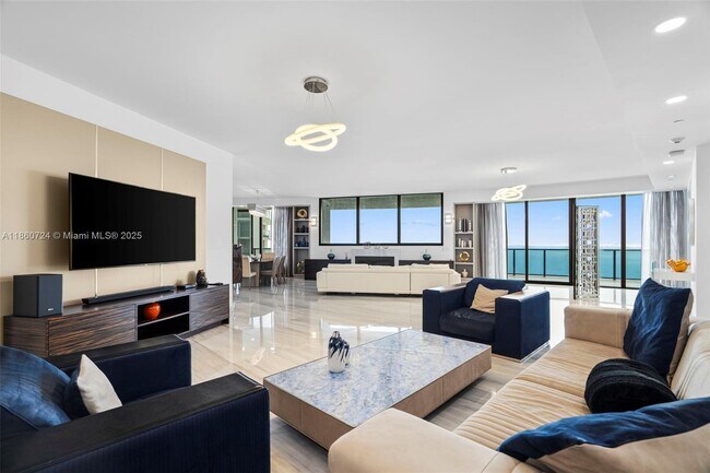 Foto del edificio - 18555 Collins Ave