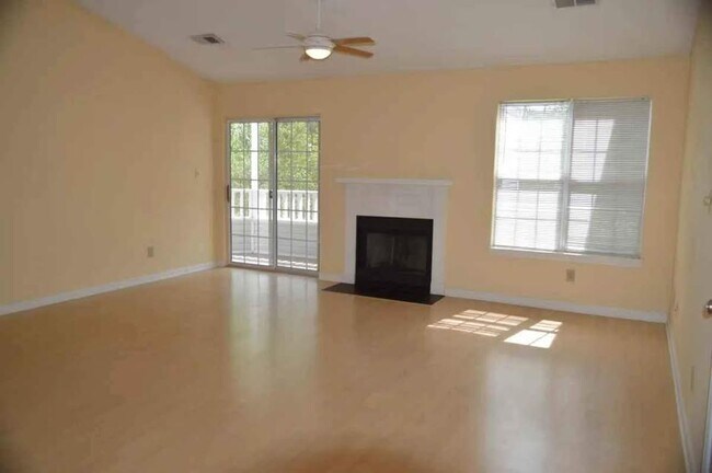 Building Photo - 2 Forest Glen Cir