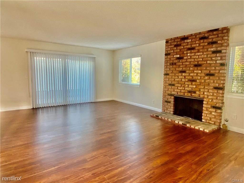 4 br, 2.5 bath Duplex 3933 Emerald St Townhome Rentals in Torrance