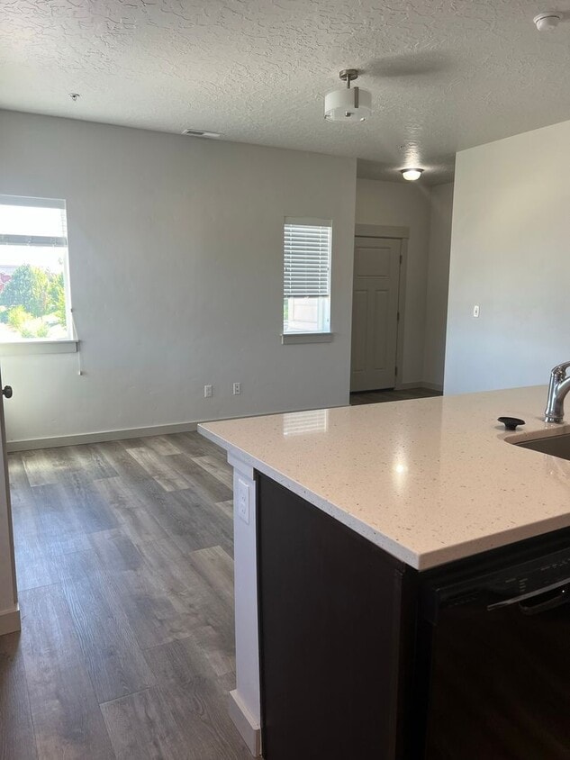 Building Photo - WELCOME TO SUNBEAM TOWNHOMES