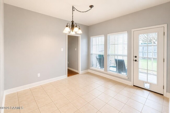 Building Photo - 9455 Pecan Tree Dr
