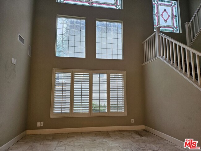 Foto del edificio - 1157 E Moreno Way