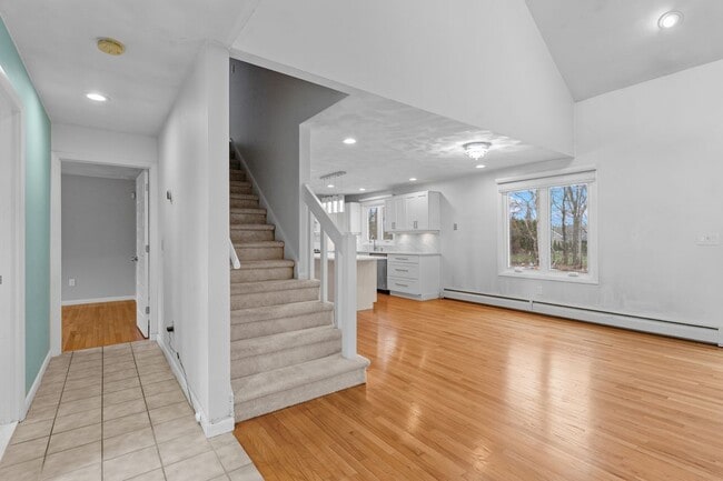 Building Photo - 43 Sage Dr